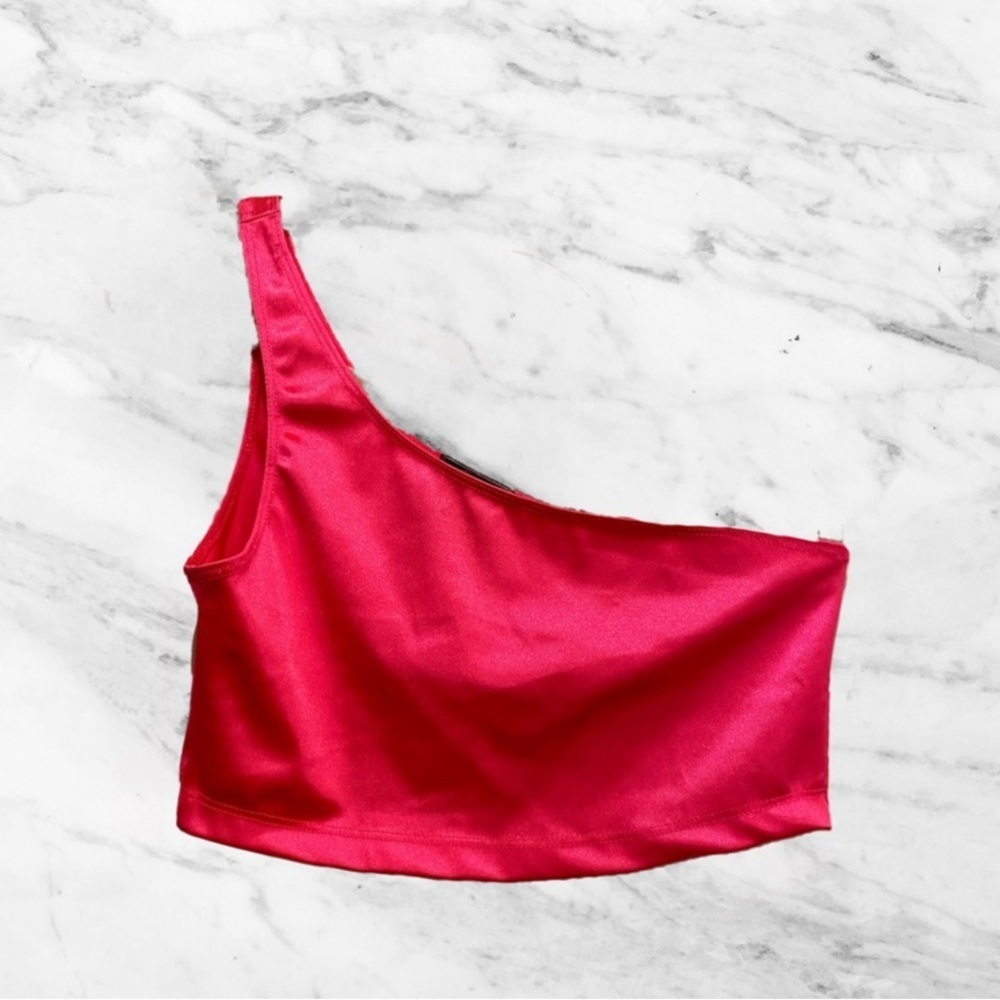 One shoulder pink crop top​​​